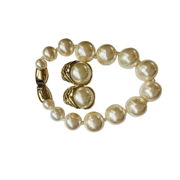 Faux Pearl Bracelet with earrings - Picture 1 of 4